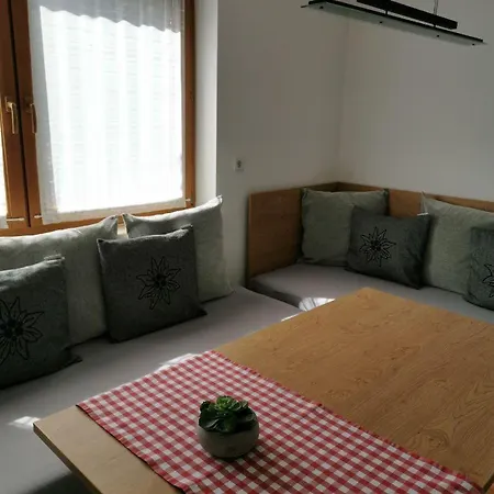 Elisabeth Told Apartmán