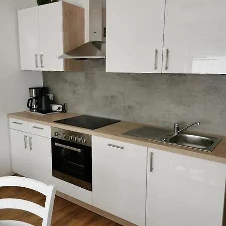 Told Elisabeth フューゲン