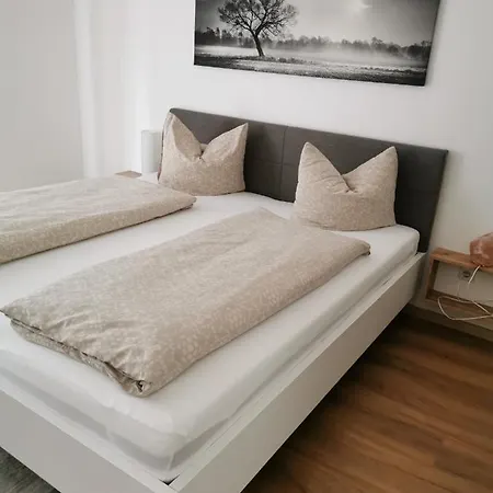 Told Elisabeth * フューゲン