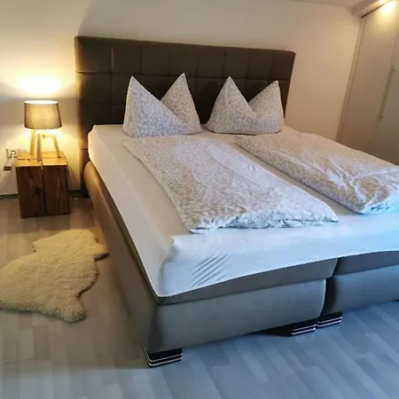 Told Elisabeth * フューゲン